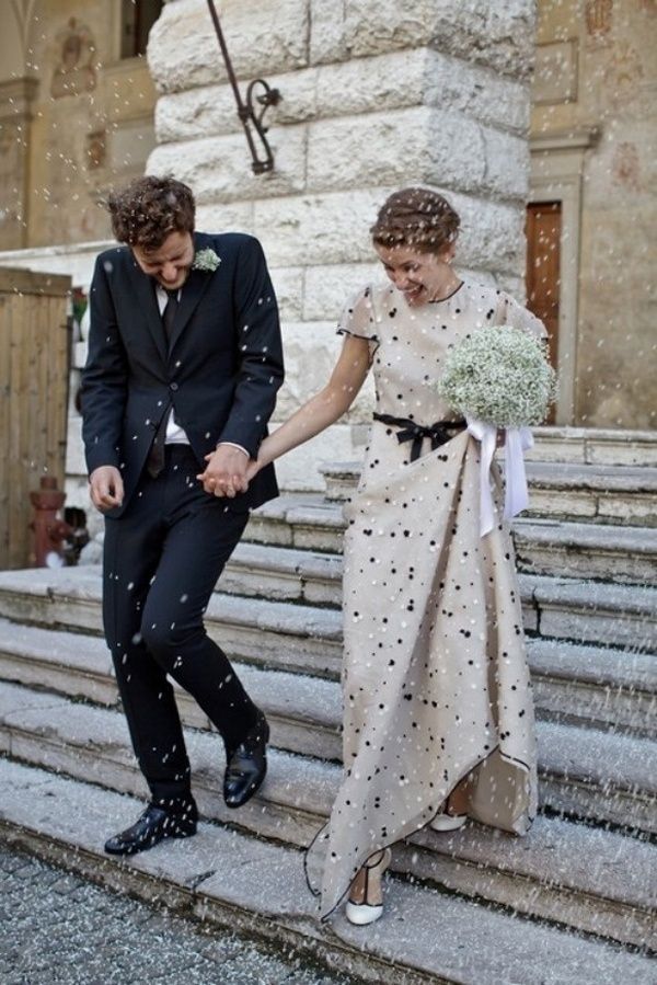O estilo retrô predomina nesse vestido (Foto: Reprodução)